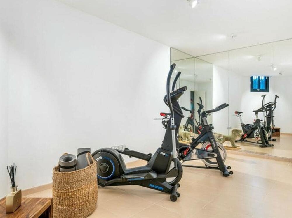 4 soveværelse Semi-Rækkehus til leje i Marbella med swimmingpool garage - € 6.000 (Ref: 8948450)