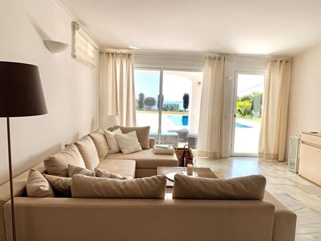 Chalet de 7 habitaciones en Guadalobón, Estepona en venta con piscina garaje - 1.575.000 € (Ref: 8948451)