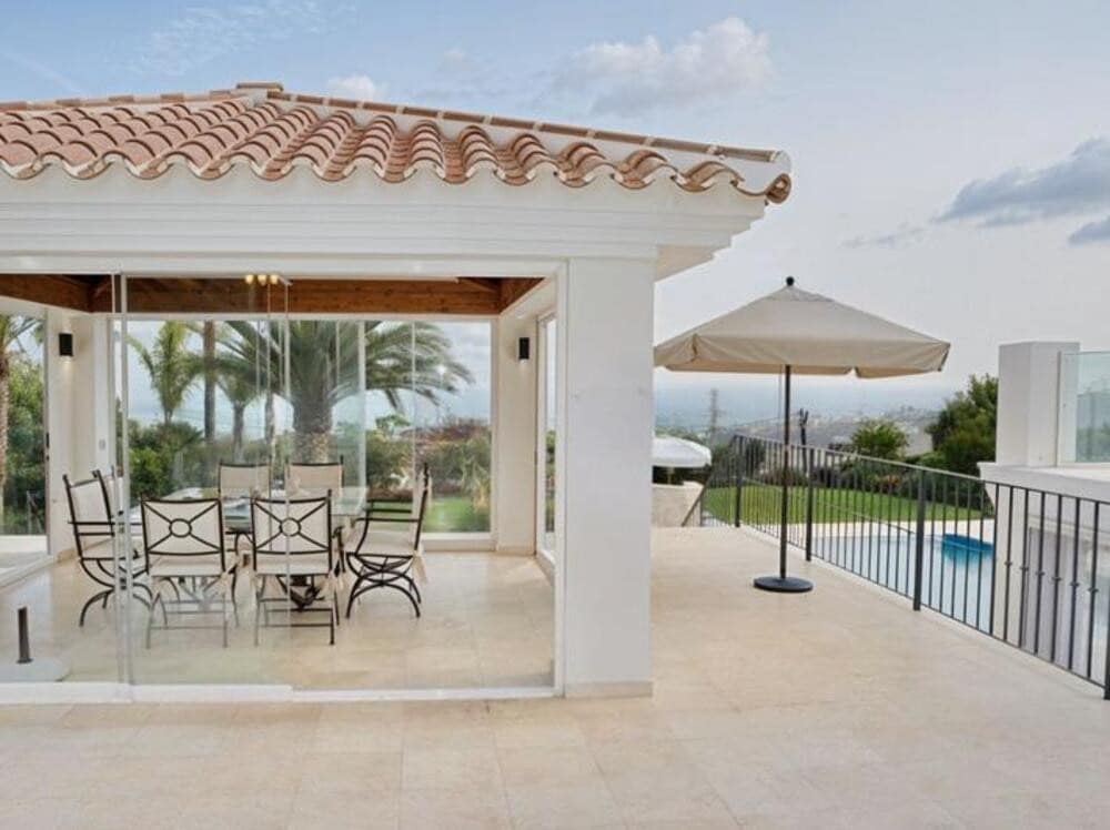 7 sypialnia Willa na sprzedaż w Estepona z basenem garażem - 1 575 000 € (Ref: 8948451)