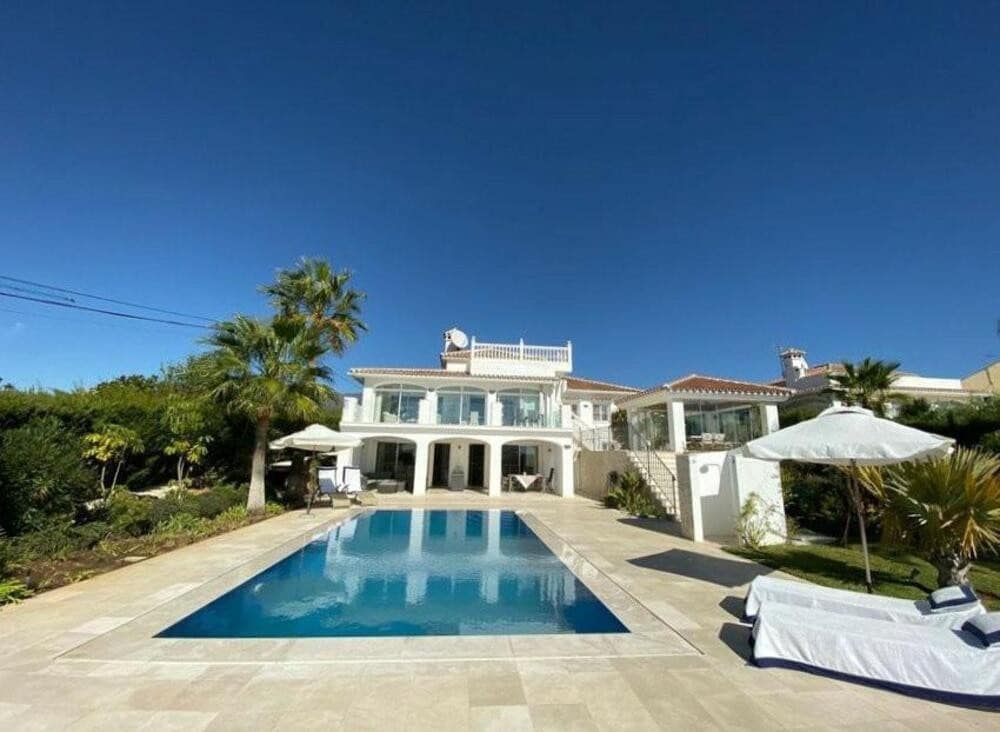 7 sypialnia Willa na sprzedaż w Estepona z basenem garażem - 1 575 000 € (Ref: 8948451)