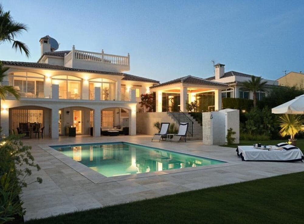7 sypialnia Willa na sprzedaż w Estepona z basenem garażem - 1 575 000 € (Ref: 8948451)