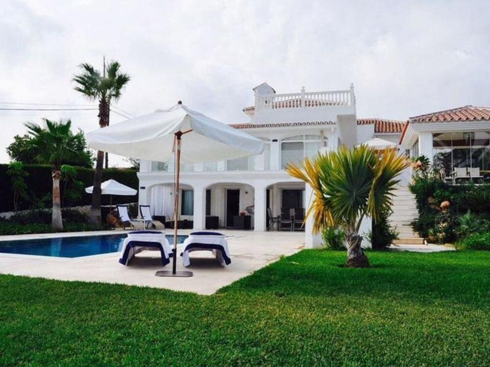 7 sypialnia Willa na sprzedaż w Estepona z basenem garażem - 1 575 000 € (Ref: 8948451)