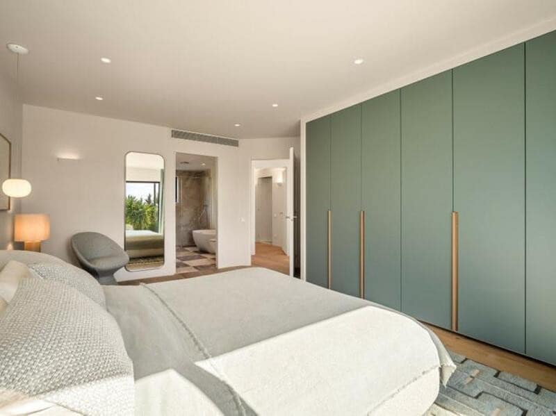 4 soveværelse Villa til salg i Nueva Andalucia med swimmingpool garage - € 3.100.000 (Ref: 8949999)