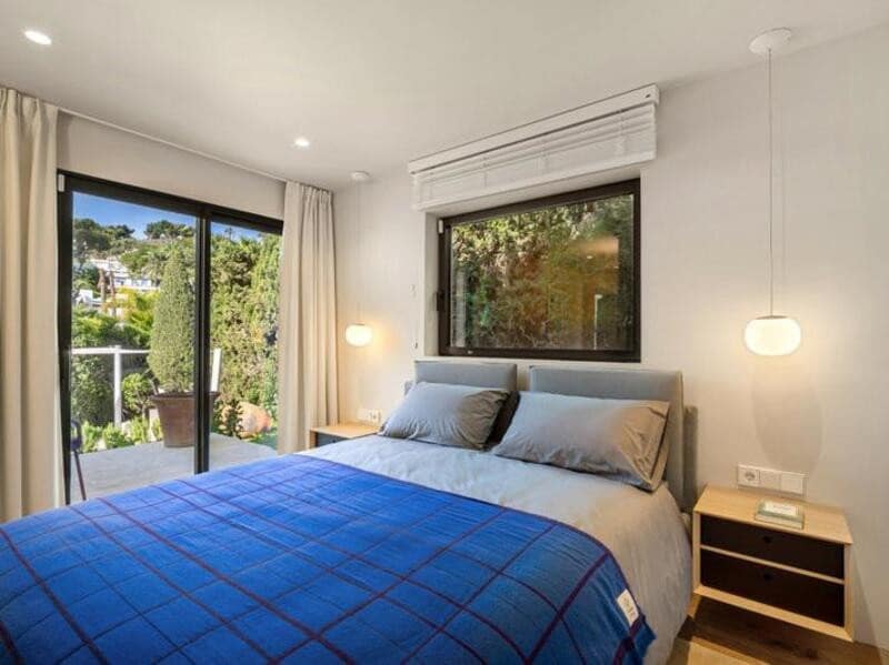 4 soveværelse Villa til salg i Nueva Andalucia med swimmingpool garage - € 3.100.000 (Ref: 8949999)