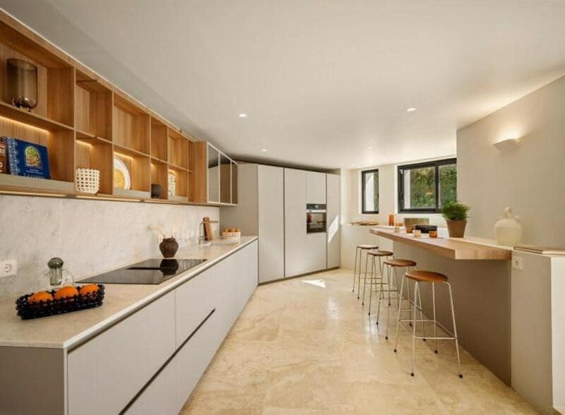 4 soveværelse Villa til salg i Nueva Andalucia med swimmingpool garage - € 3.100.000 (Ref: 8949999)