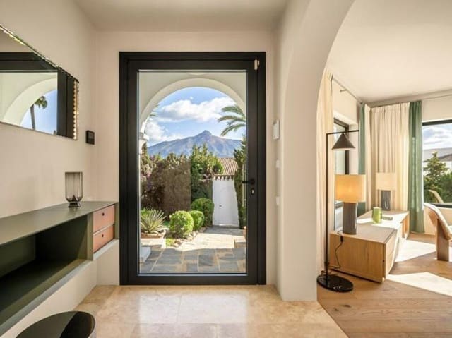 4 chambre Villa/Maison à vendre à Las Brisas, Marbella avec piscine garage - 2 900 000 € (Ref: 8949999)