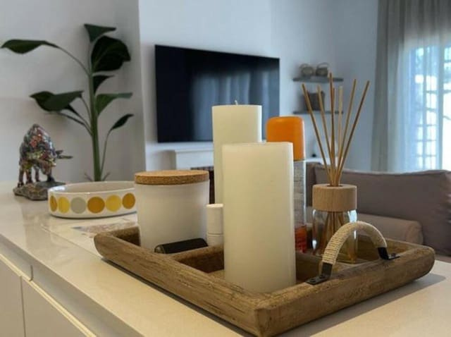 3 bedroom Apartment for rent in El Paraíso, Benahavís with pool garage - € 3,500 (Ref: 8950001)