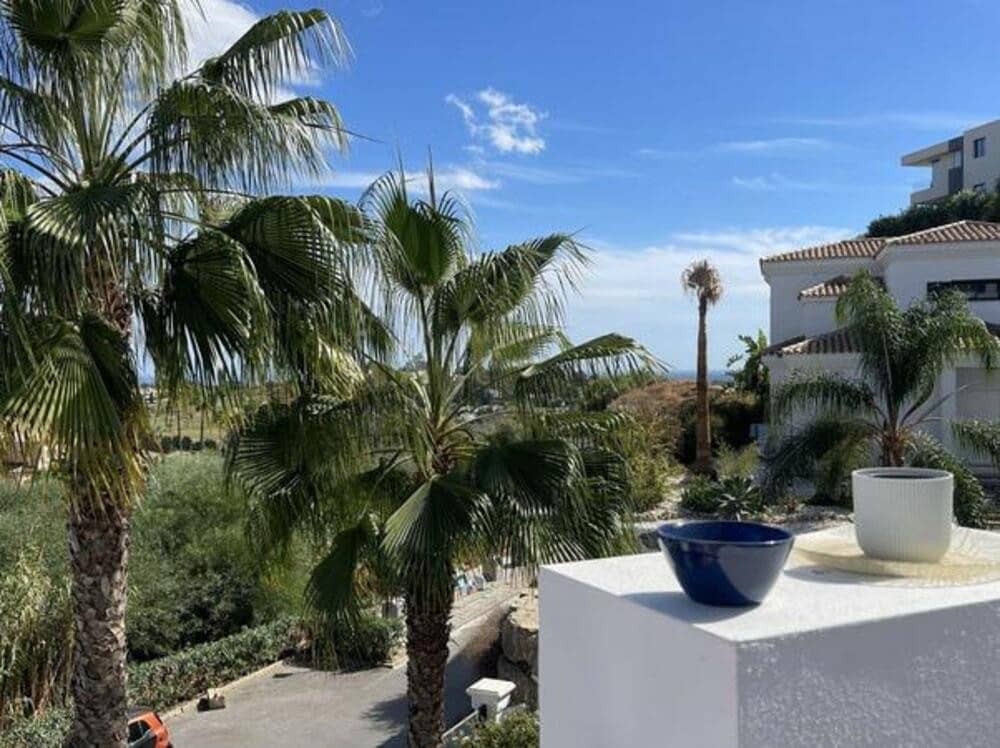 3 soveværelse Lejlighed til leje i Benahavis med swimmingpool garage - € 3.500 (Ref: 8950001)