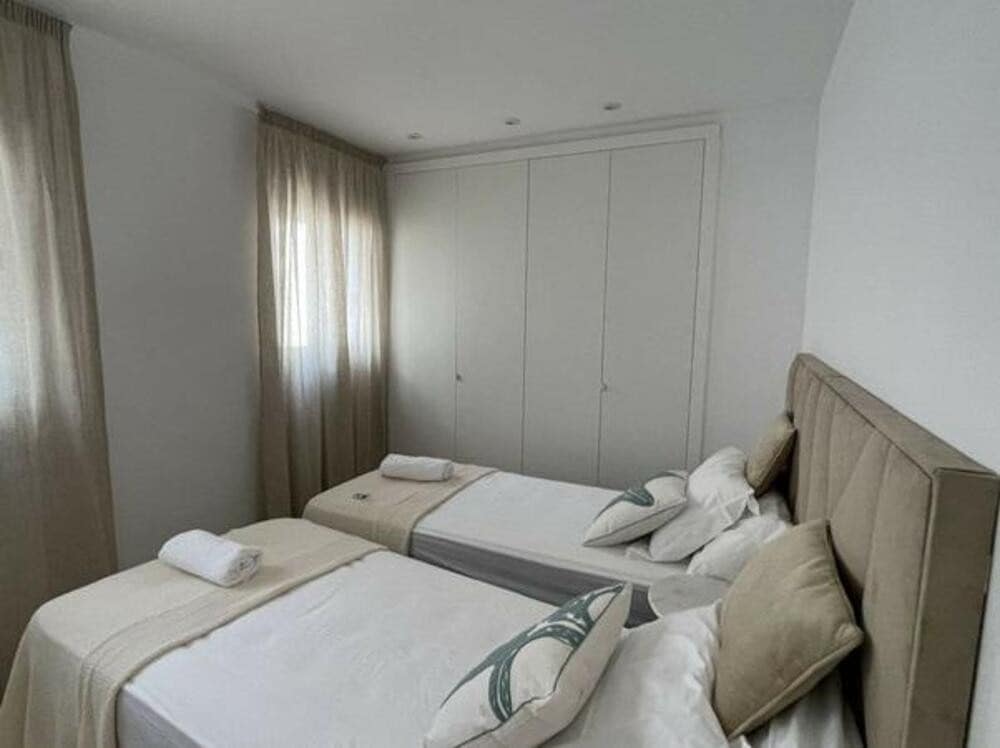 3 slaapkamer Appartement te huur in Benahavis met zwembad garage - € 3.500 (Ref: 8950001)