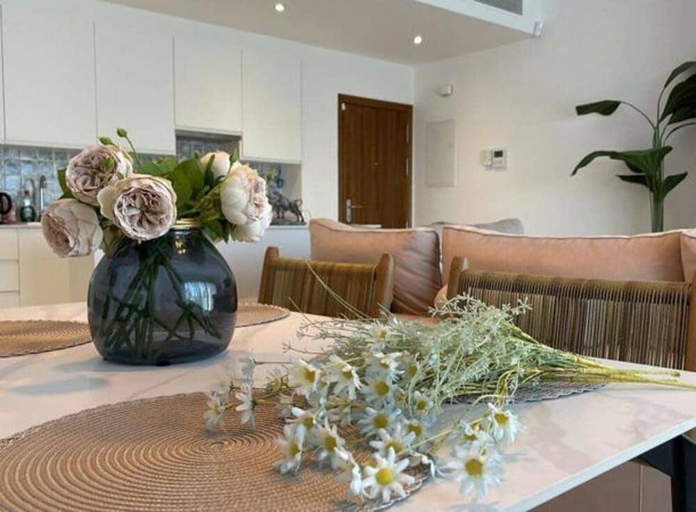 3 slaapkamer Appartement te huur in Benahavis met zwembad garage - € 3.500 (Ref: 8950001)