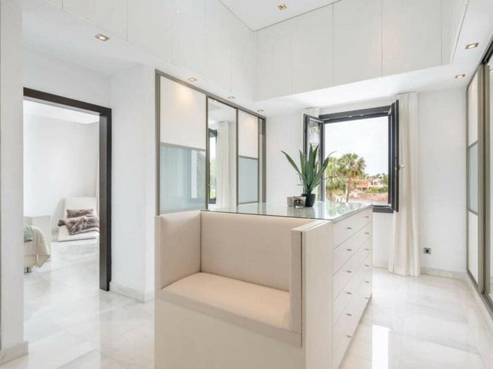 5 soveværelse Villa til leje i Nueva Andalucia med swimmingpool garage - € 16.000 (Ref: 8954008)