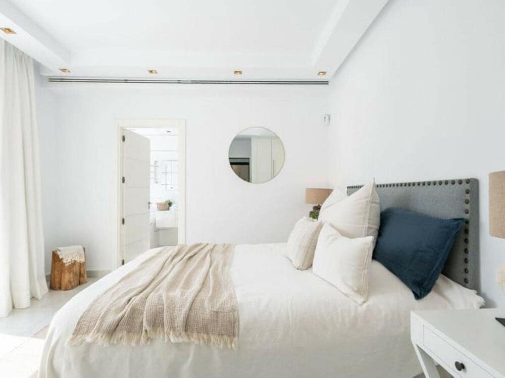 5 soveværelse Villa til leje i Nueva Andalucia med swimmingpool garage - € 16.000 (Ref: 8954008)