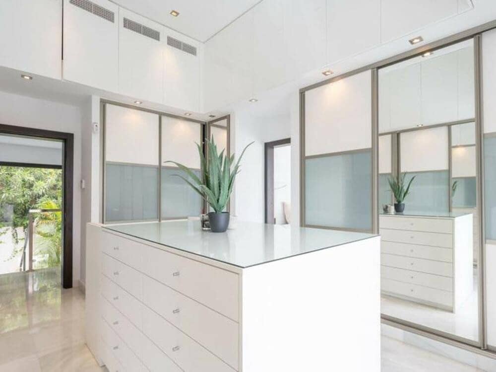 5 soveværelse Villa til leje i Nueva Andalucia med swimmingpool garage - € 16.000 (Ref: 8954008)