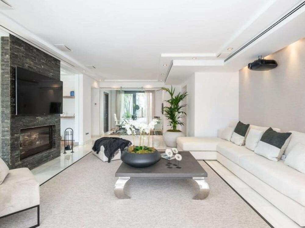 5 soveværelse Villa til leje i Nueva Andalucia med swimmingpool garage - € 16.000 (Ref: 8954008)