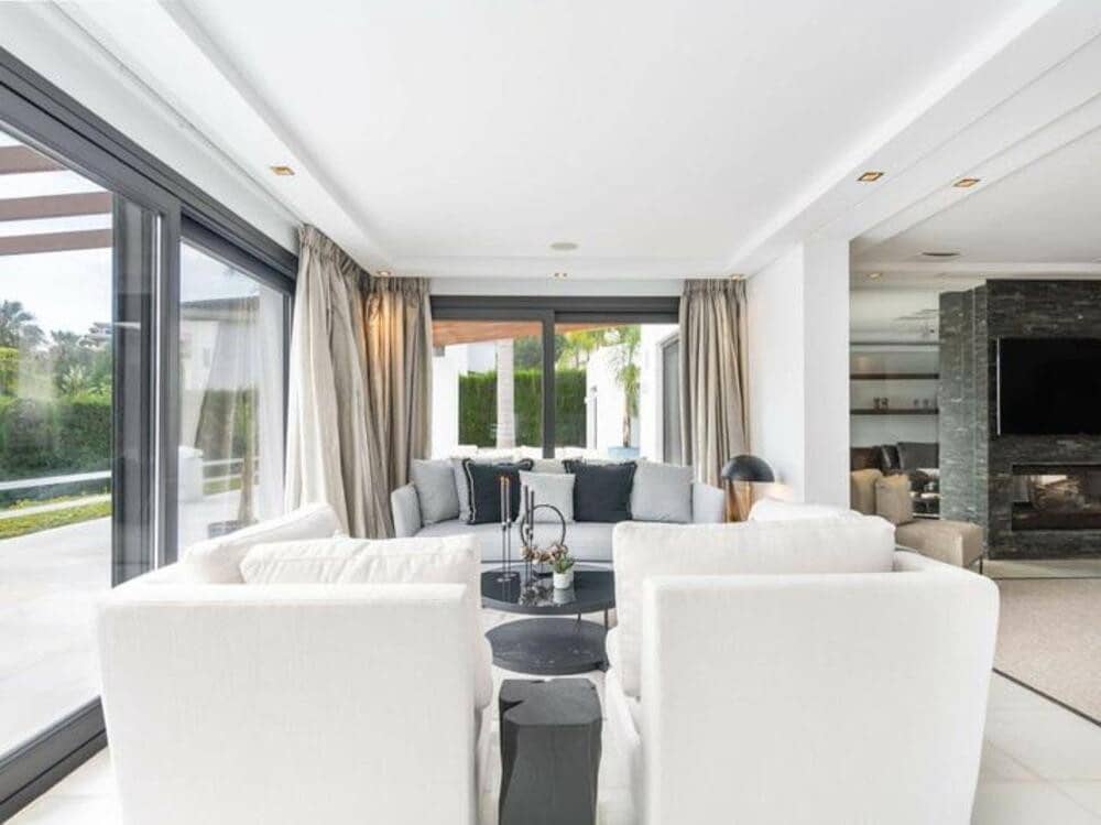 5 soveværelse Villa til leje i Nueva Andalucia med swimmingpool garage - € 16.000 (Ref: 8954008)