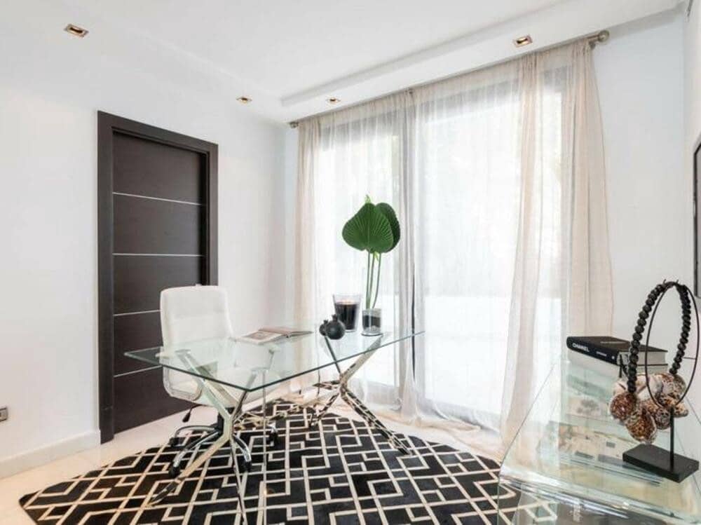 5 soveværelse Villa til leje i Nueva Andalucia med swimmingpool garage - € 16.000 (Ref: 8954008)