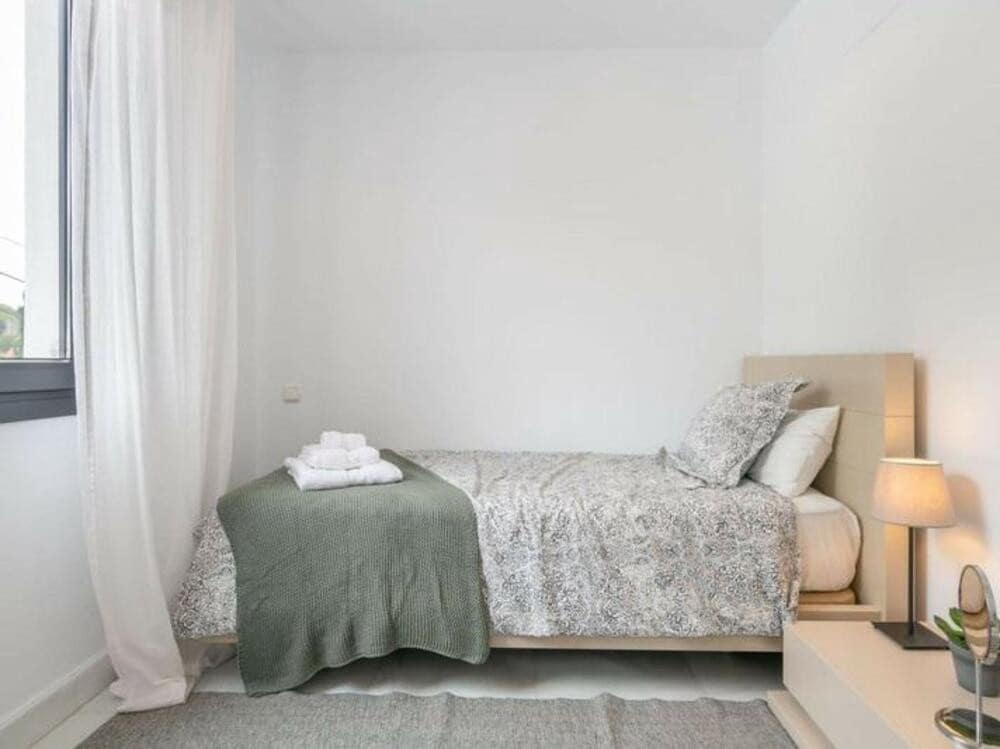 5 soveværelse Villa til leje i Nueva Andalucia med swimmingpool garage - € 16.000 (Ref: 8954008)