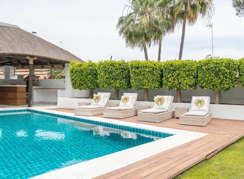 5 soveværelse Villa til leje i Nueva Andalucia med swimmingpool garage - € 16.000 (Ref: 8954008)
