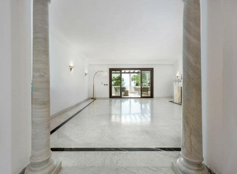 2 slaapkamer Appartement te huur in Golden Mile met zwembad garage - € 4.000 (Ref: 8954010)