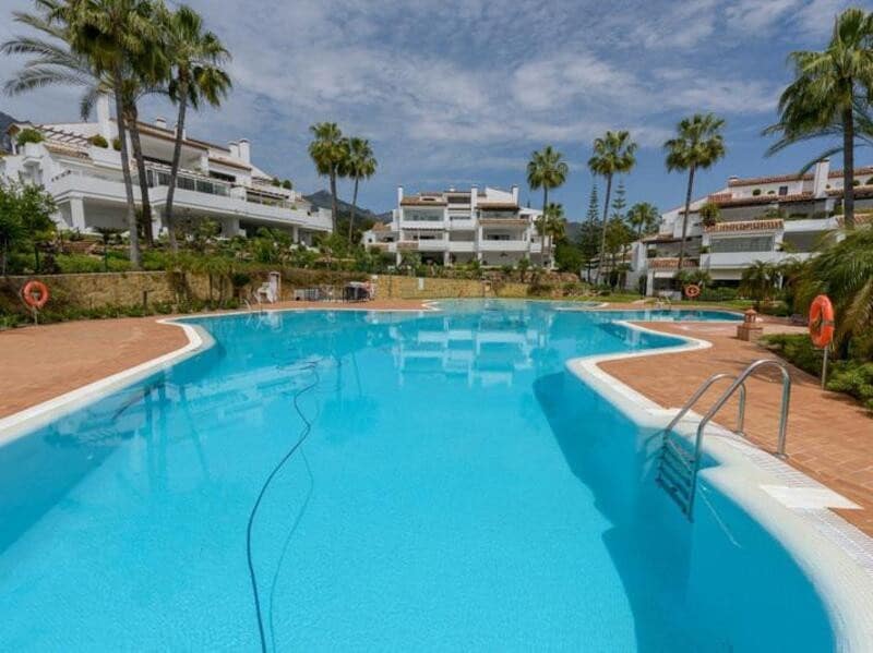 2 slaapkamer Appartement te huur in Golden Mile met zwembad garage - € 4.000 (Ref: 8954010)