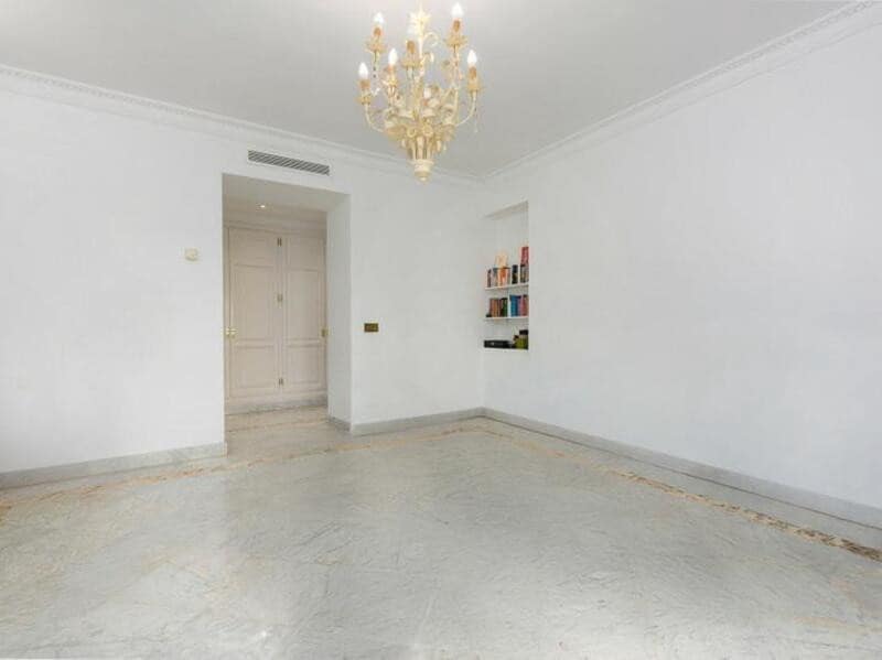 2 slaapkamer Appartement te huur in Golden Mile met zwembad garage - € 4.000 (Ref: 8954010)