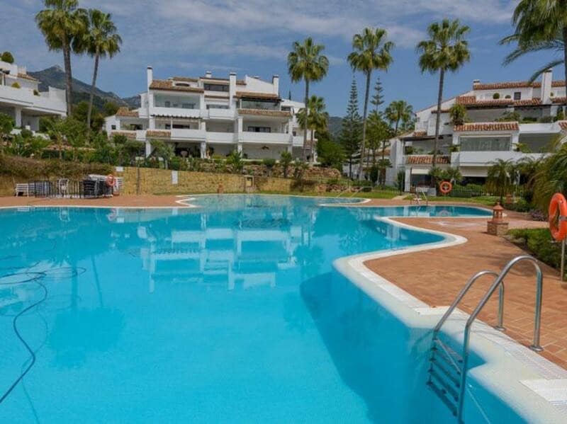 2 slaapkamer Appartement te huur in Golden Mile met zwembad garage - € 4.000 (Ref: 8954010)