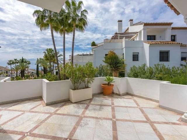 2 quarto Apartamento para arrendar em Sierra Blanca, Marbella com piscina garagem - 4 000 € (Ref: 8954010)