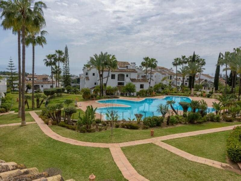 2 slaapkamer Appartement te huur in Golden Mile met zwembad garage - € 4.000 (Ref: 8954010)