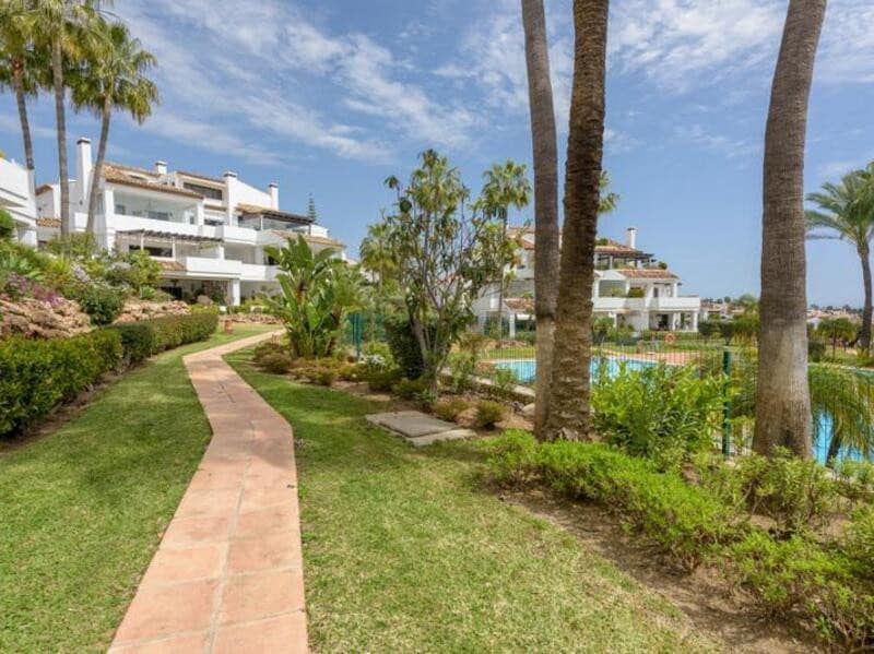 2 slaapkamer Appartement te huur in Golden Mile met zwembad garage - € 4.000 (Ref: 8954010)