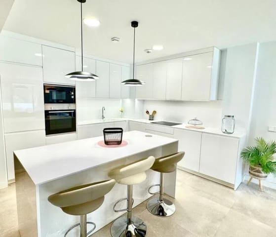 3 slaapkamer Halfvrijstaande villa te huur in El Chaparral, Mijas met zwembad garage - € 4.100 (Ref: 8956554)