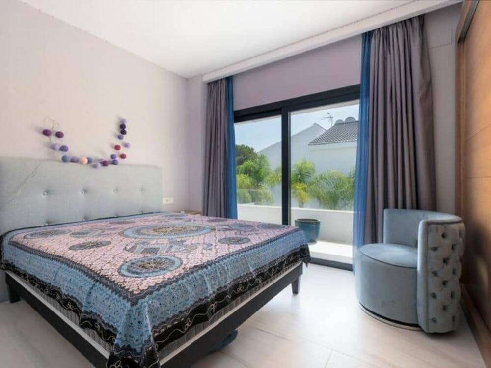 Chalet de 5 habitaciones en Nueva Andalucia en venta con piscina garaje - 1.895.000 € (Ref: 8967927)