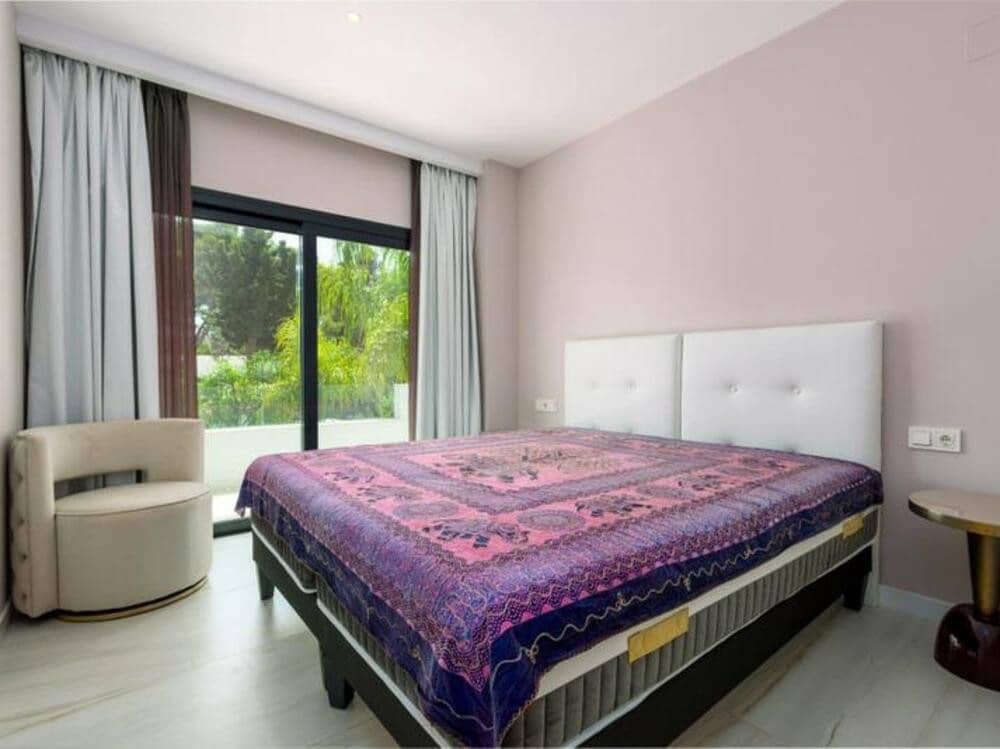 Chalet de 5 habitaciones en Nueva Andalucia en venta con piscina garaje - 1.895.000 € (Ref: 8967927)