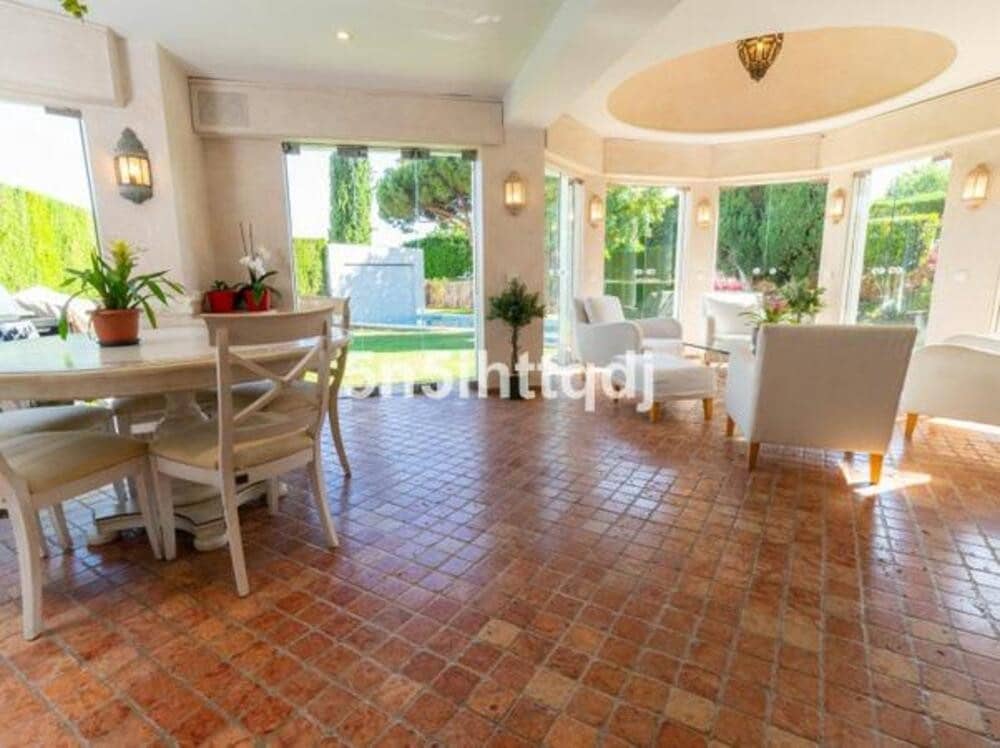 4 slaapkamer Villa te huur in Marbella met zwembad garage - € 9.000 (Ref: 8975634)