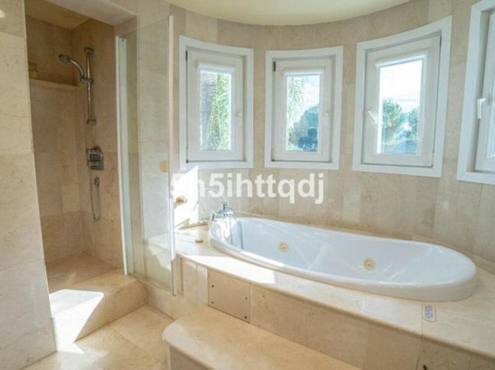 4 slaapkamer Villa te huur in Marbella met zwembad garage - € 9.000 (Ref: 8975634)