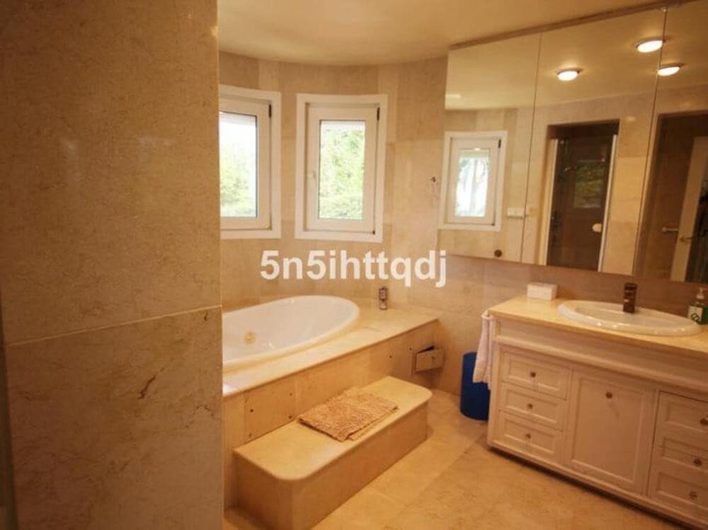 4 slaapkamer Villa te huur in Marbella met zwembad garage - € 9.000 (Ref: 8975634)