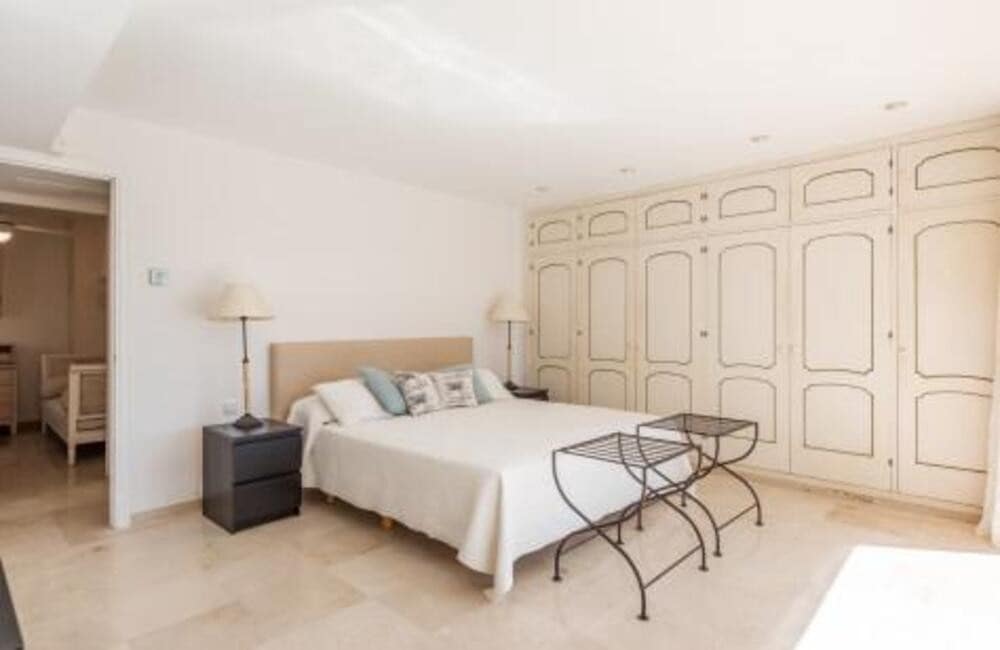 5 quarto Moradia para arrendar em Marbella com piscina garagem - 9 000 € (Ref: 8975634)