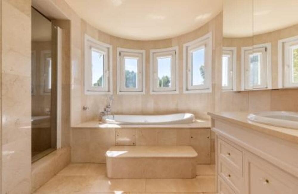 5 quarto Moradia para arrendar em Marbella com piscina garagem - 9 000 € (Ref: 8975634)