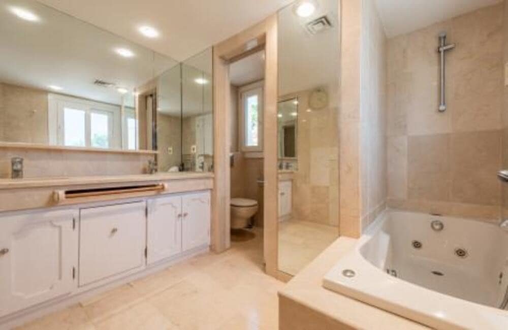 5 quarto Moradia para arrendar em Marbella com piscina garagem - 9 000 € (Ref: 8975634)