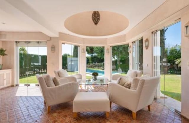 Chalet de 5 habitaciones en Sierra Blanca, Marbella en alquiler con piscina garaje - 9.000 € (Ref: 8975634)