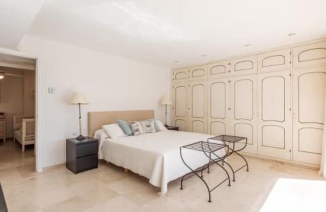 5 sypialnia Willa do wynajęcia w Sierra Blanca, Marbella z basenem garażem - 9 000 € (Ref: 8975634)