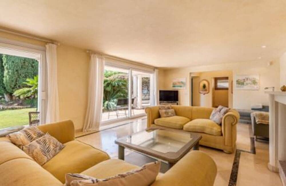 5 makuuhuone Huvila vuokrattavana paikassa Marbella mukana uima-altaan 
autotalli - 9 000 € (Ref: 8975634)