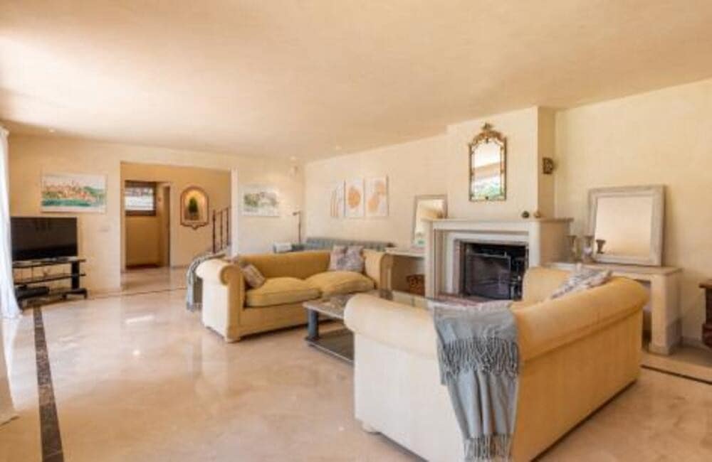 5 makuuhuone Huvila vuokrattavana paikassa Marbella mukana uima-altaan 
autotalli - 9 000 € (Ref: 8975634)