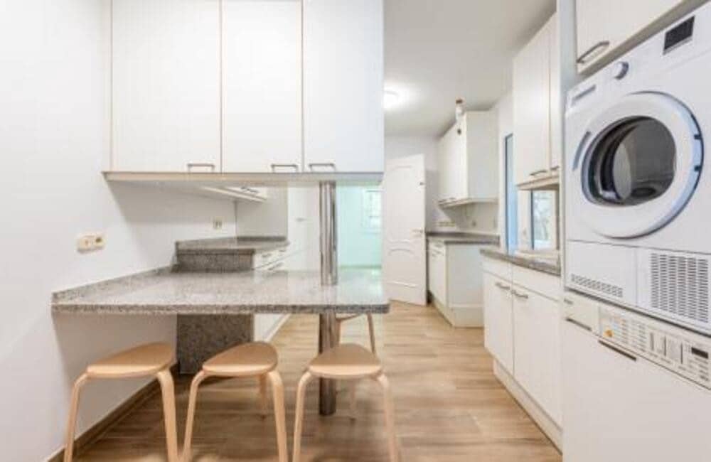 5 makuuhuone Huvila vuokrattavana paikassa Marbella mukana uima-altaan 
autotalli - 9 000 € (Ref: 8975634)