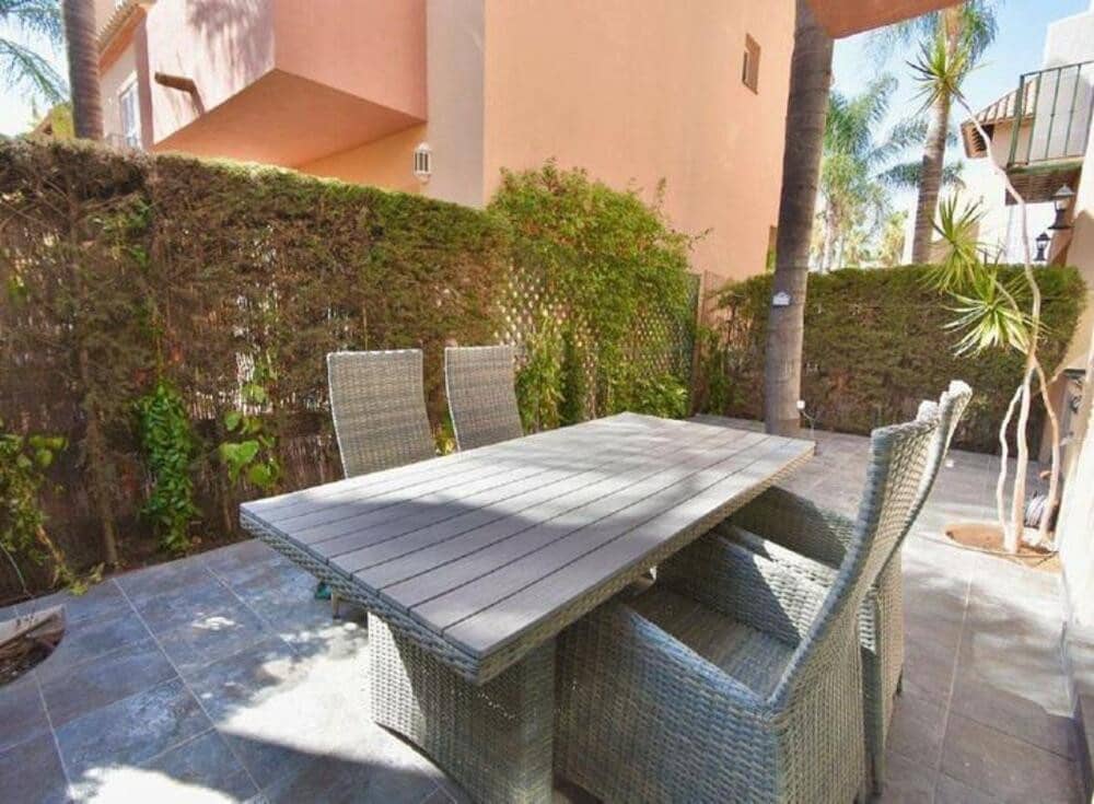 4 soveværelse Byhus til leje i Marbella med swimmingpool garage - € 3.800 (Ref: 8975635)