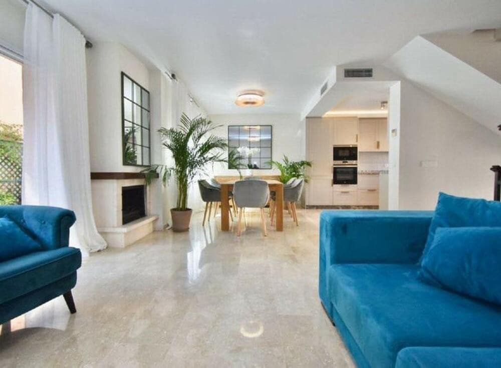 4 soveværelse Byhus til leje i Marbella med swimmingpool garage - € 3.800 (Ref: 8975635)