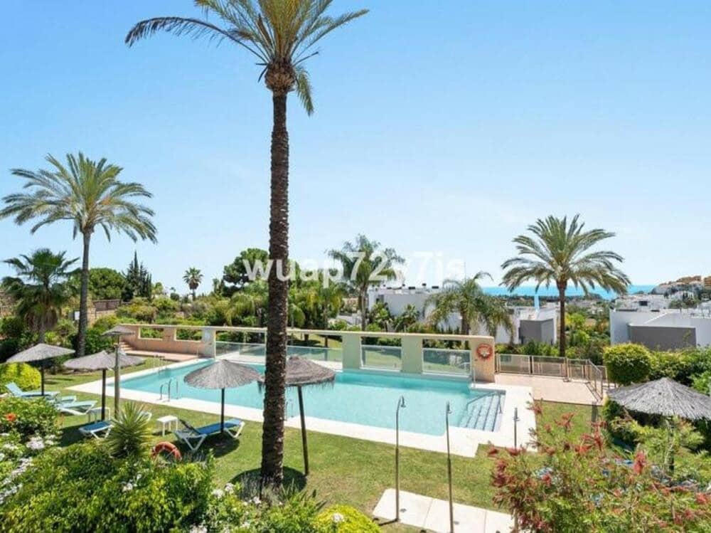 2 bedroom Apartment for rent in Estepona with pool garage - € 2,300 (Ref: 8978500)