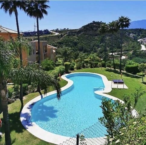 2 bedroom Apartment for rent in La Concha - Resina Golf, Estepona with pool garage - € 2,300 (Ref: 8978500)
