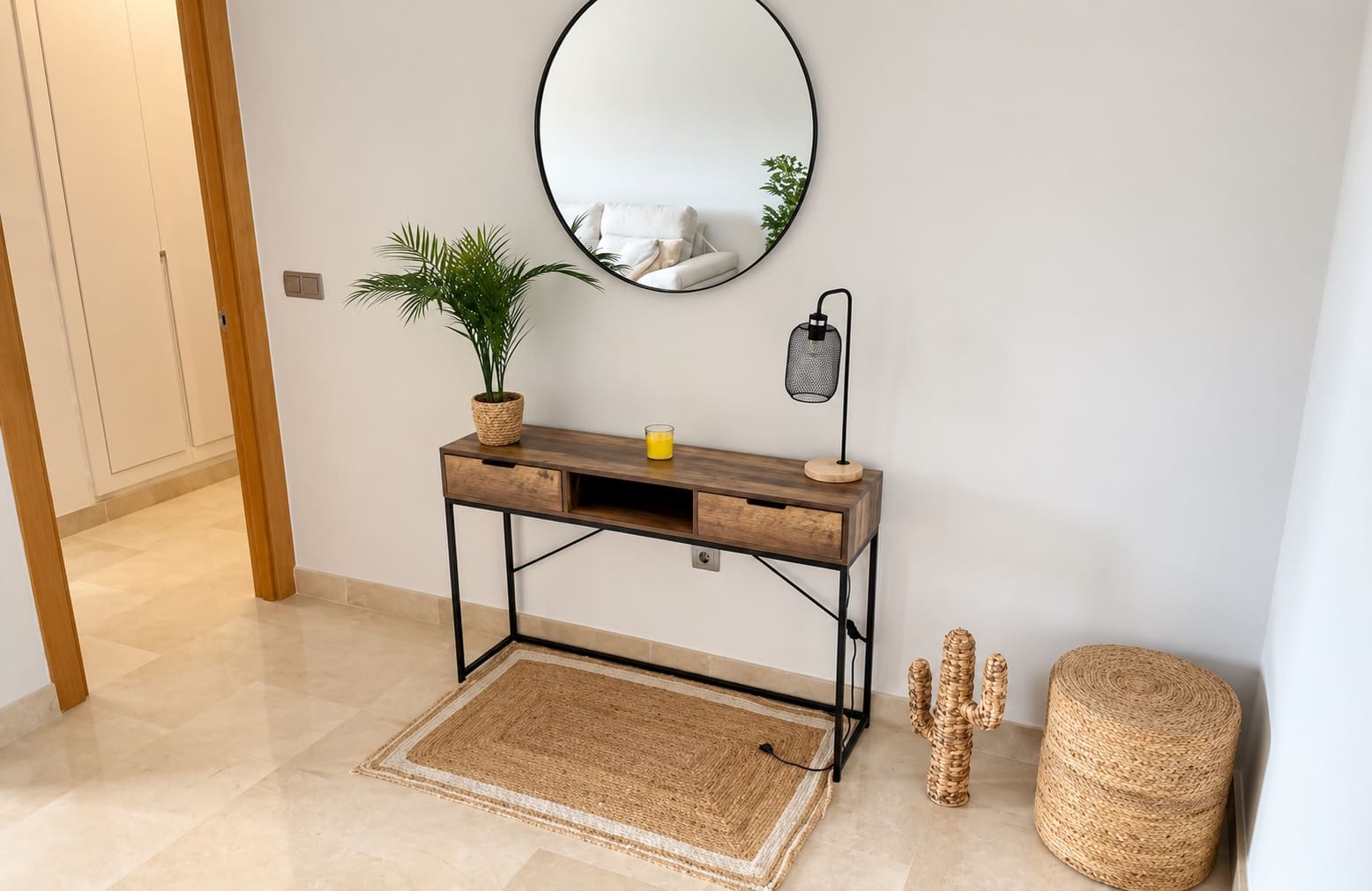 2 bedroom Apartment for rent in Estepona with pool garage - € 2,300 (Ref: 8978500)
