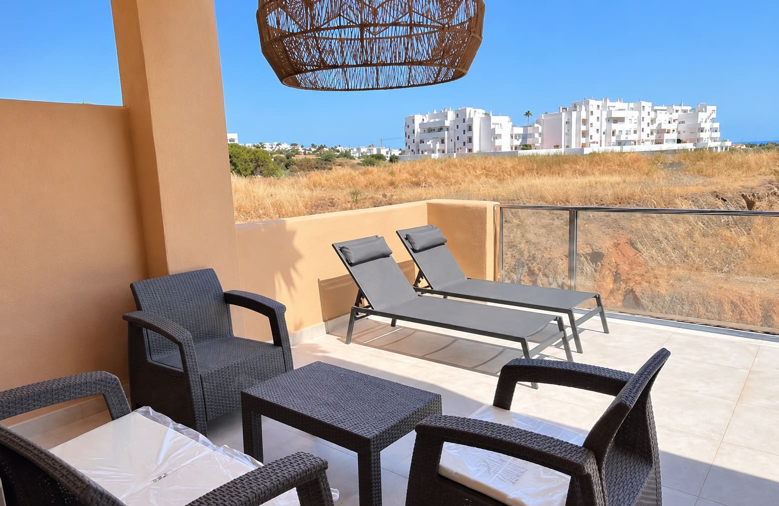 2 bedroom Apartment for rent in Estepona with pool garage - € 2,300 (Ref: 8978500)
