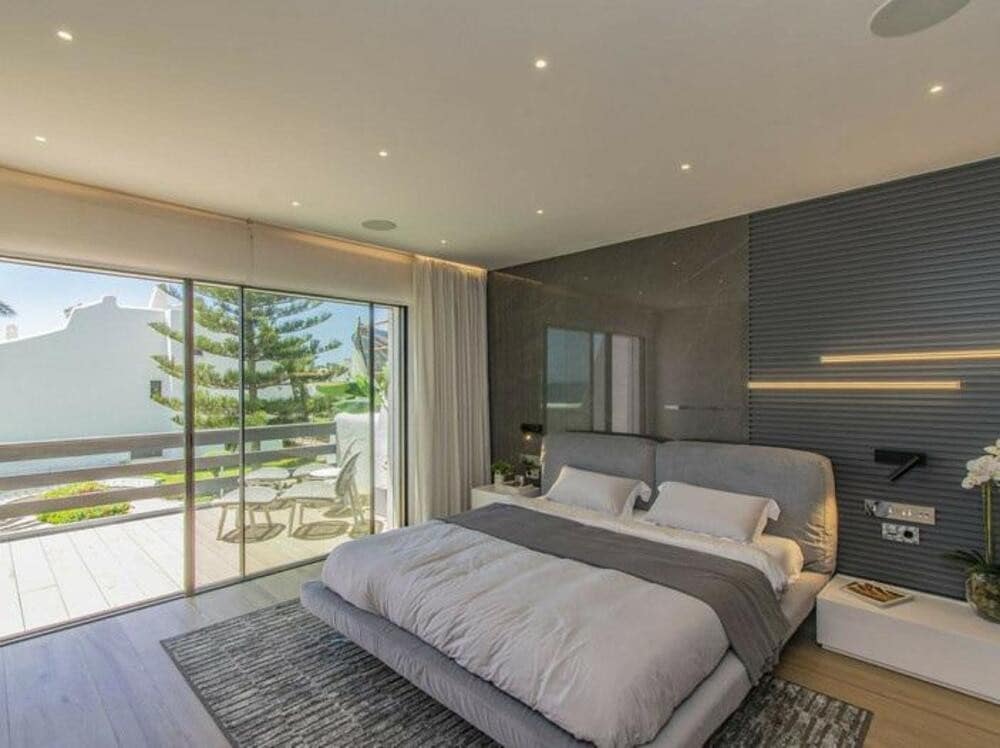 4 soveværelse Byhus til salg i Golden Mile med swimmingpool garage - € 5.460.000 (Ref: 8978501)